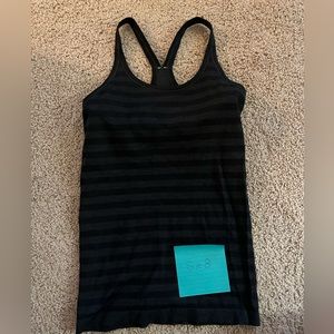 Lululemon tank with built in bra